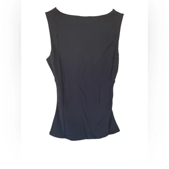 Elegant Black Sleeveless Top - Picture 2 of 3